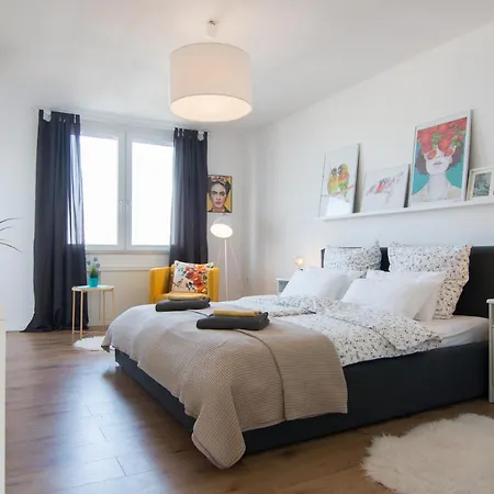 Apartament Harbour-apartment With Sea View And Parking Spot