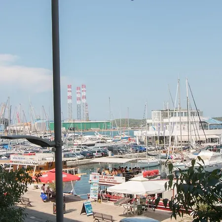 Harbour-apartment With Sea View And Parking Spot Apartament *