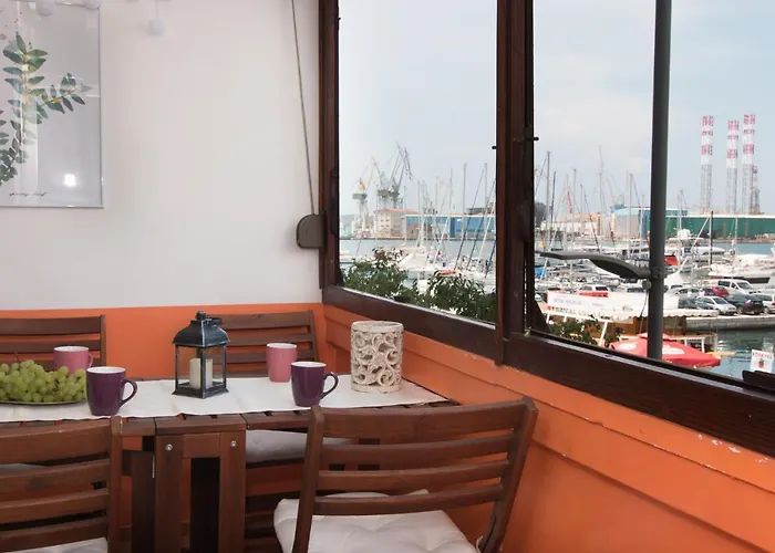 Harbour-apartment With Sea View And Parking Spot * Pula