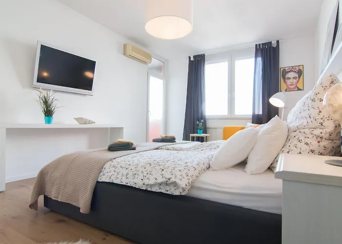 Harbour-apartment With Sea View And Parking Spot * Pula