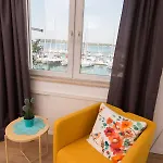 شقة Harbour-apartment With Sea View And Parking Spot *